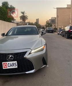 لكزس IS